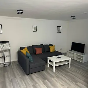 Stylish At Carlton Grove , London United Kingdom