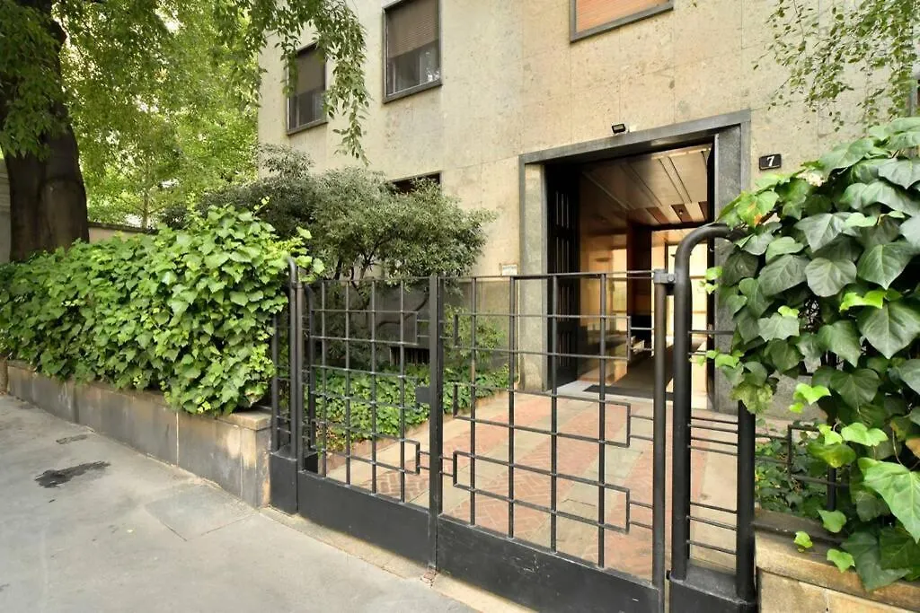 Apartment Ampio Appartamento Milano Centro Crocetta